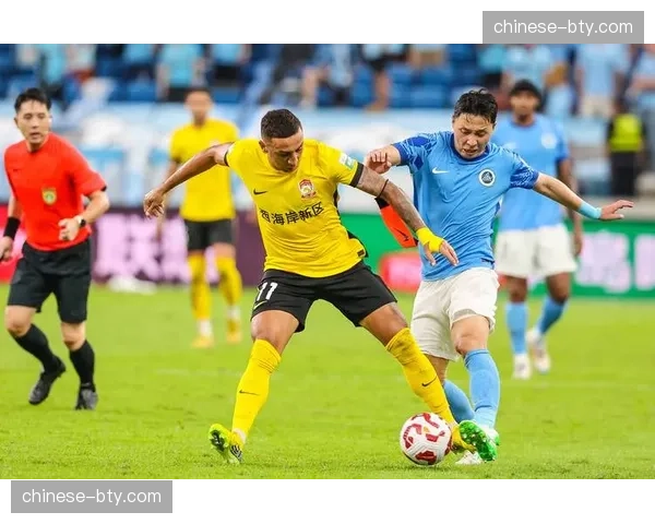 韦斯利头球冲顶首开记录 深圳新鹏城外援状态火热